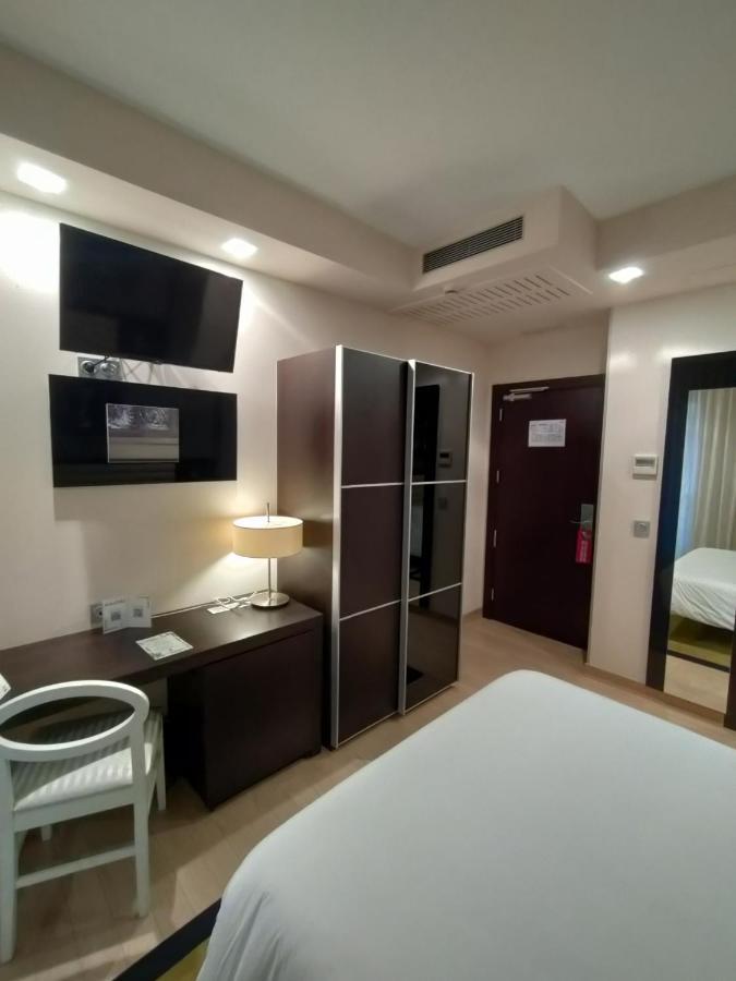 Double or Twin Room without Spa Access,1310466253:JPEG